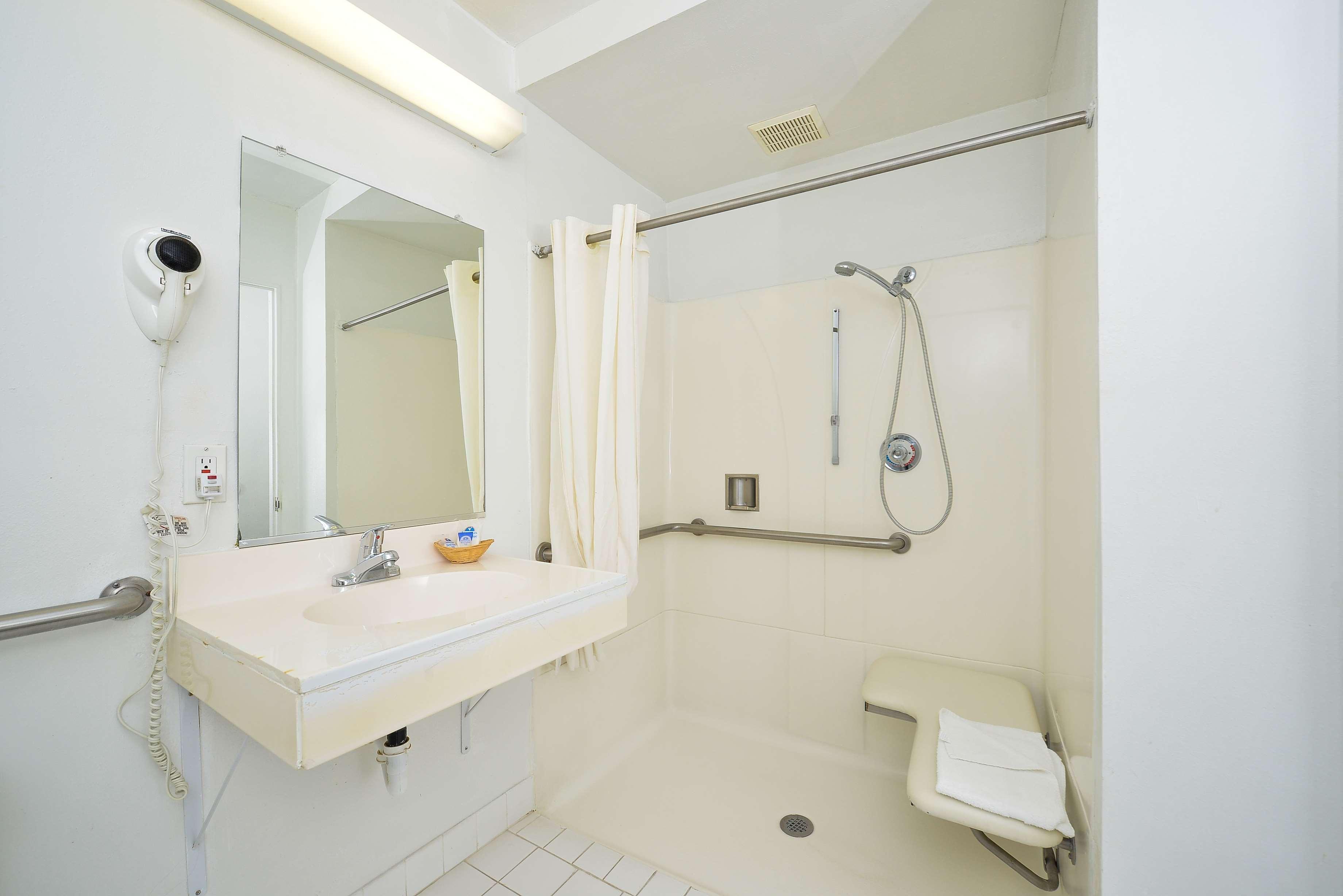 Americas Best Value Inn - Chico Room photo