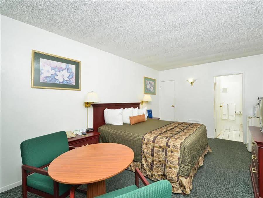 Americas Best Value Inn - Chico Exterior photo